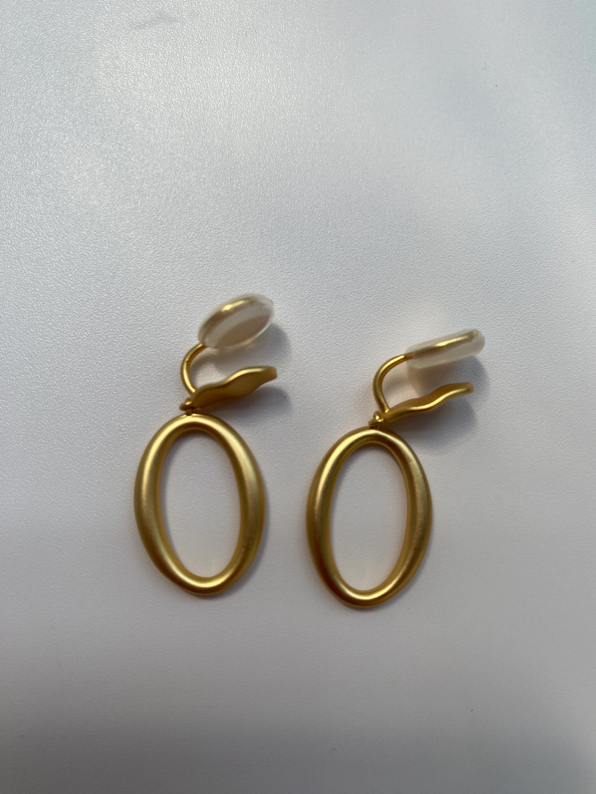 Ohrclips goldfarbig, für schmale bis normale Ohrläppchen, einzigartige, elegant und handgefertigt, handmade#004