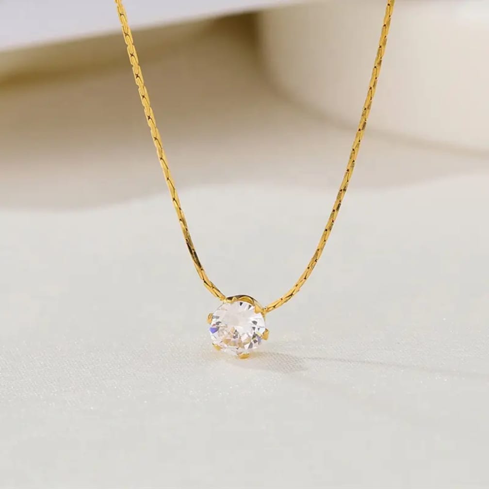 Elegant Solitaire Pendant Necklace
