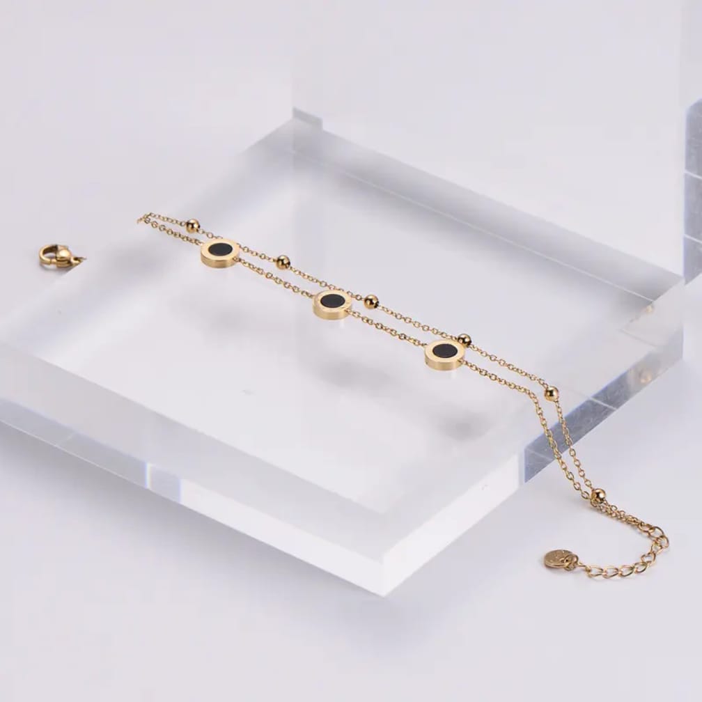 Elegant Gold Chain Bracelet