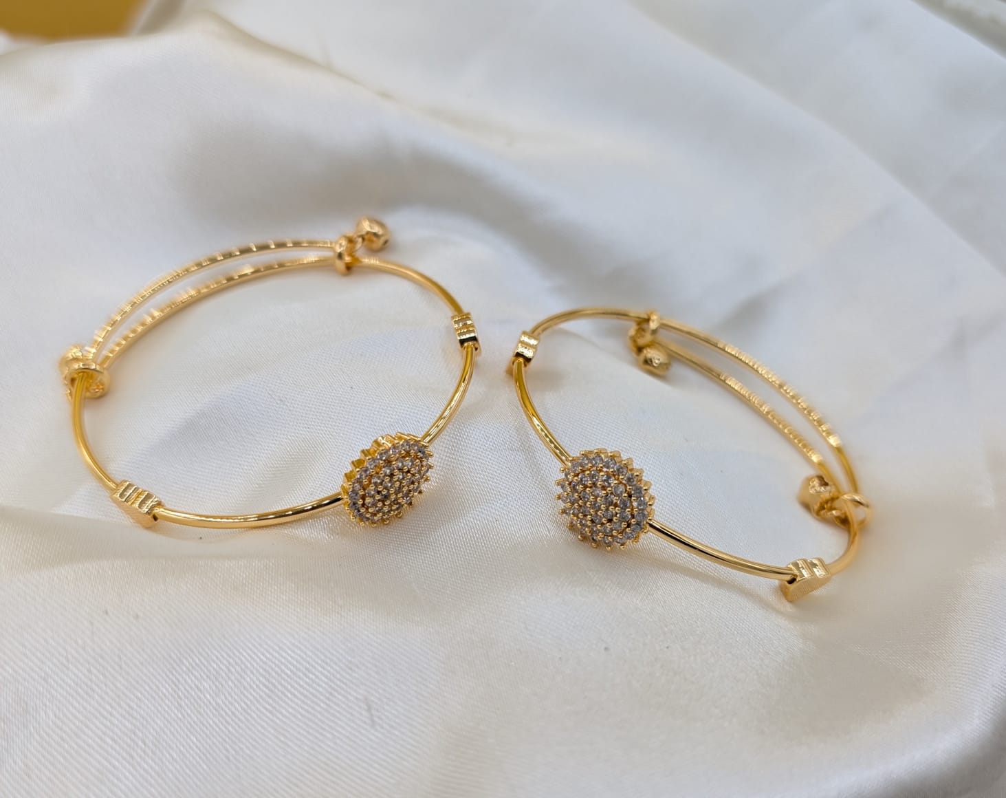 gold plated two piece bangle set
