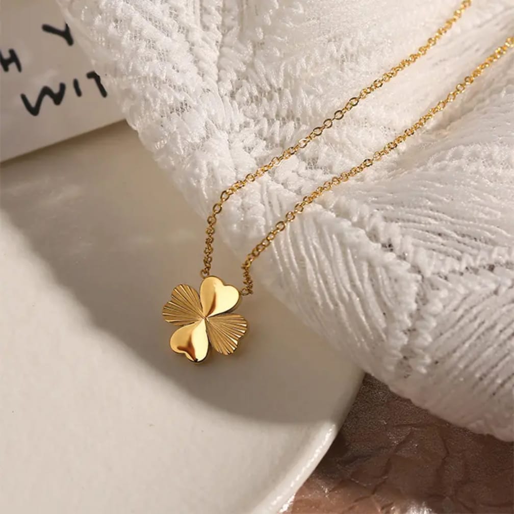 Gold Clover Pendant Necklace..