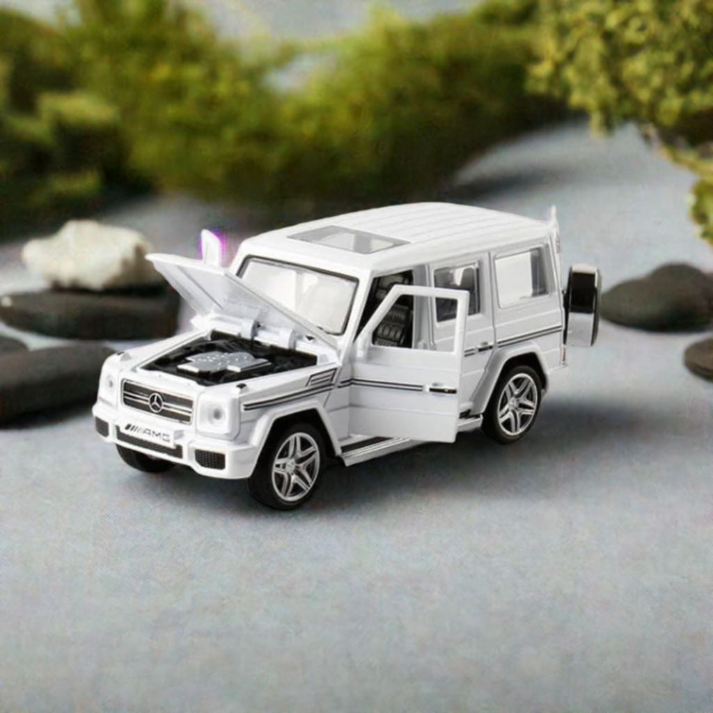 Mercedes-Benz G-Class Metal DieCast Car - White 1:32 Scale