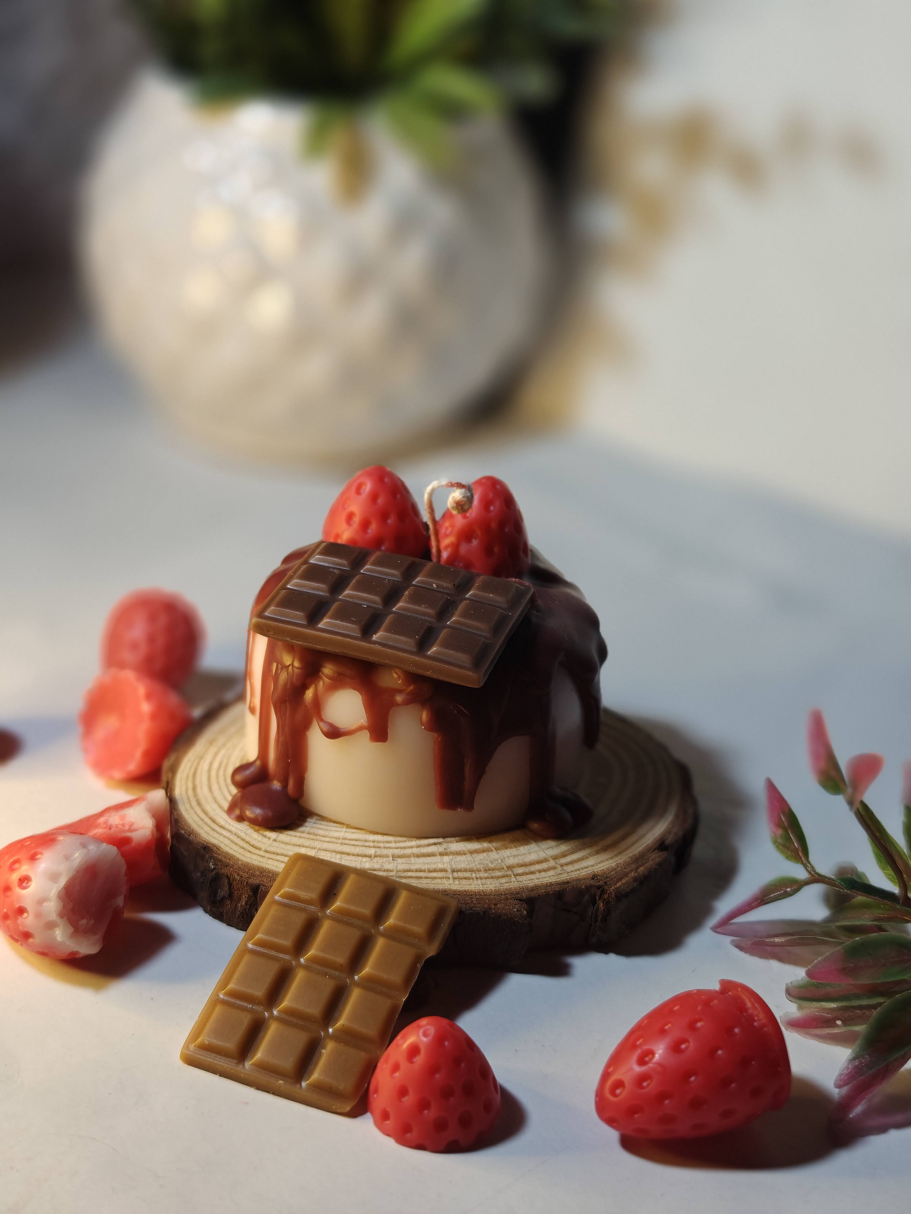 Mini - Cake-Inspired Decorative Scented Candle (Vanilla Scent)