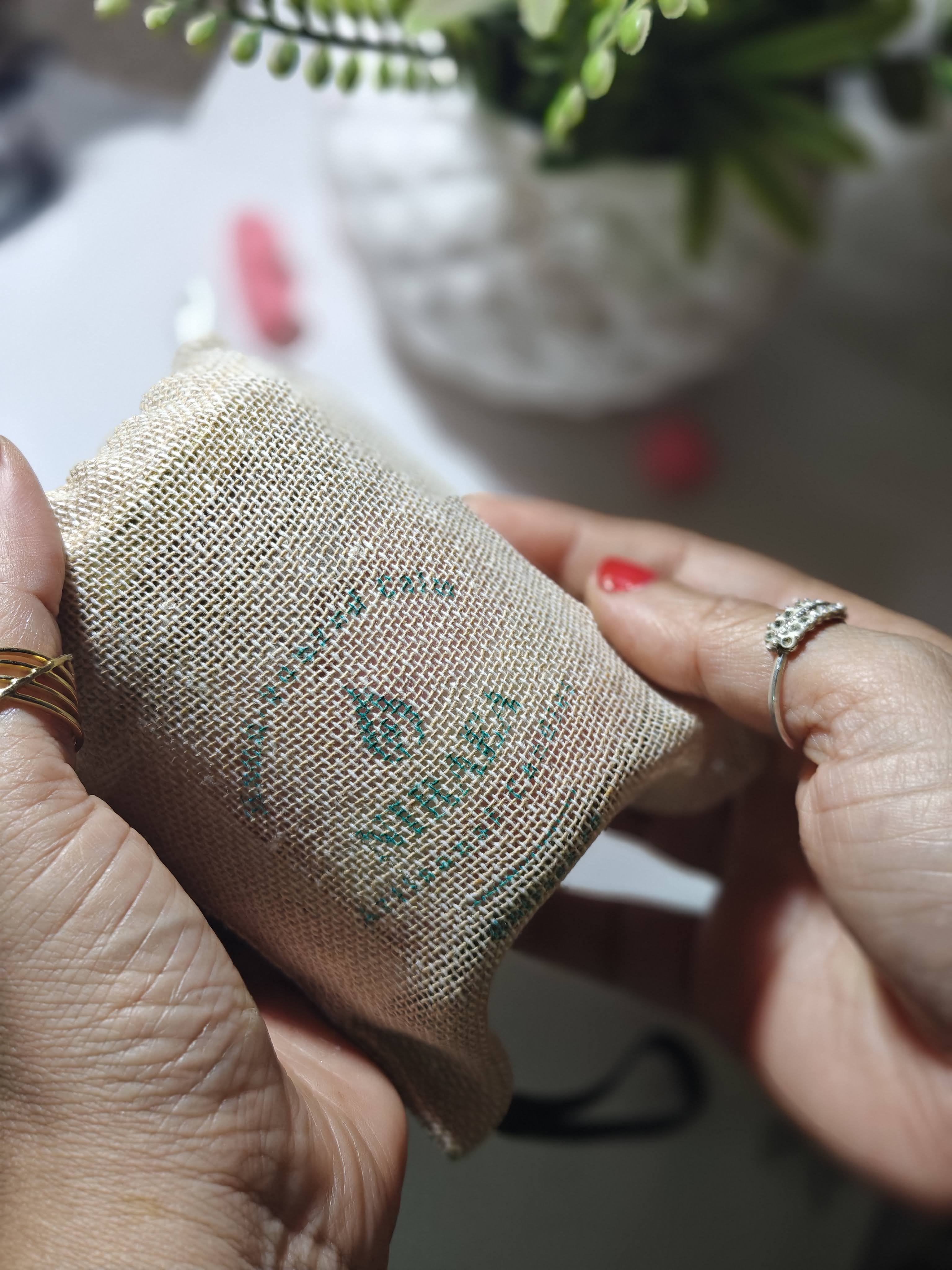 Niraea Eucalyptus Destress Scented Candle