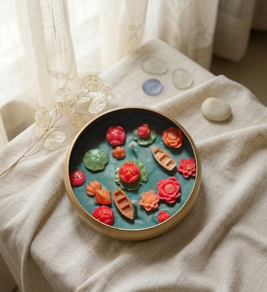 Lotus Pond Urli Candle ( 200 gm, 4 inch dia)