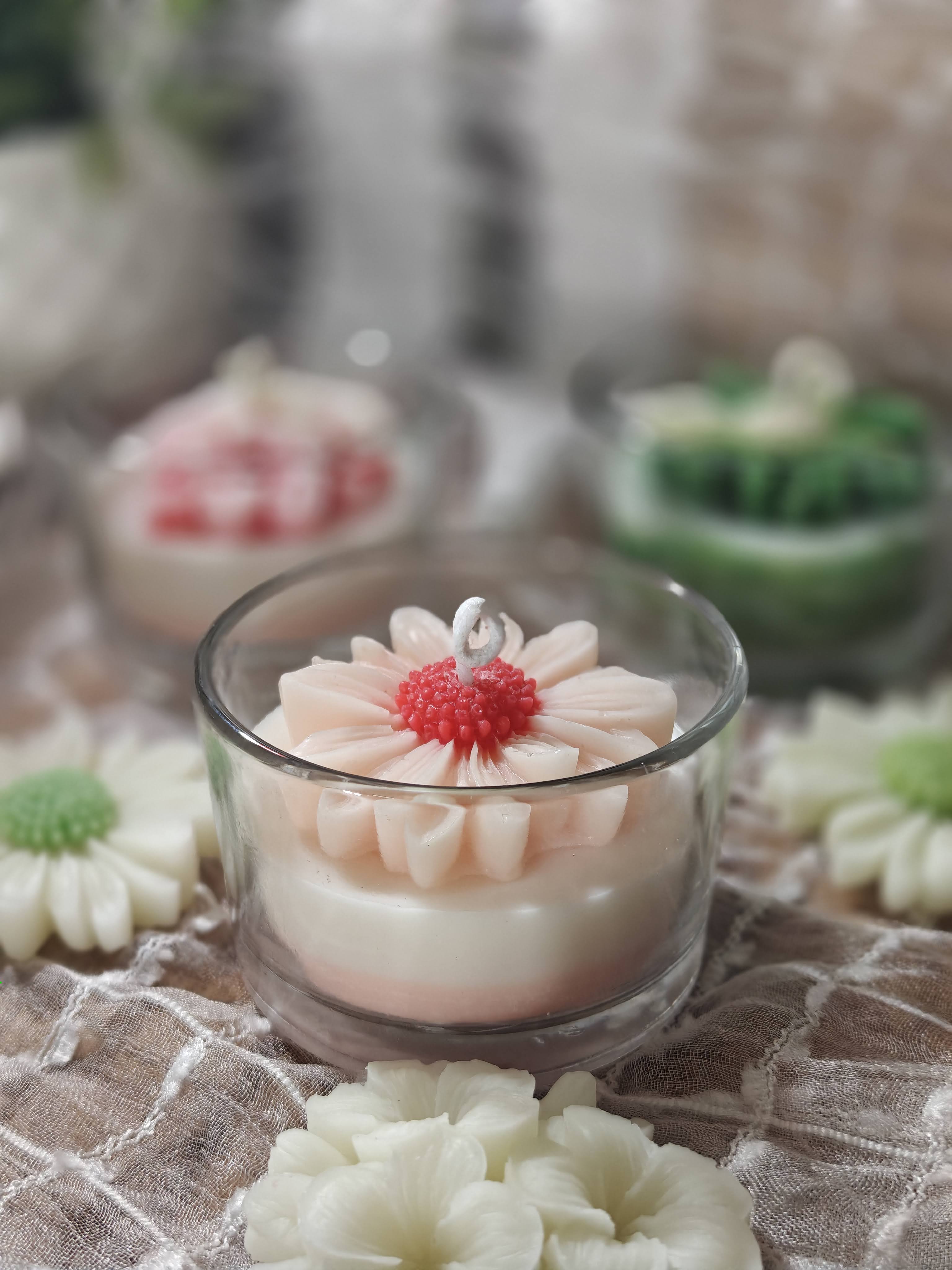 Daisy Love Floral Scented Candle - Qty 1 Jar