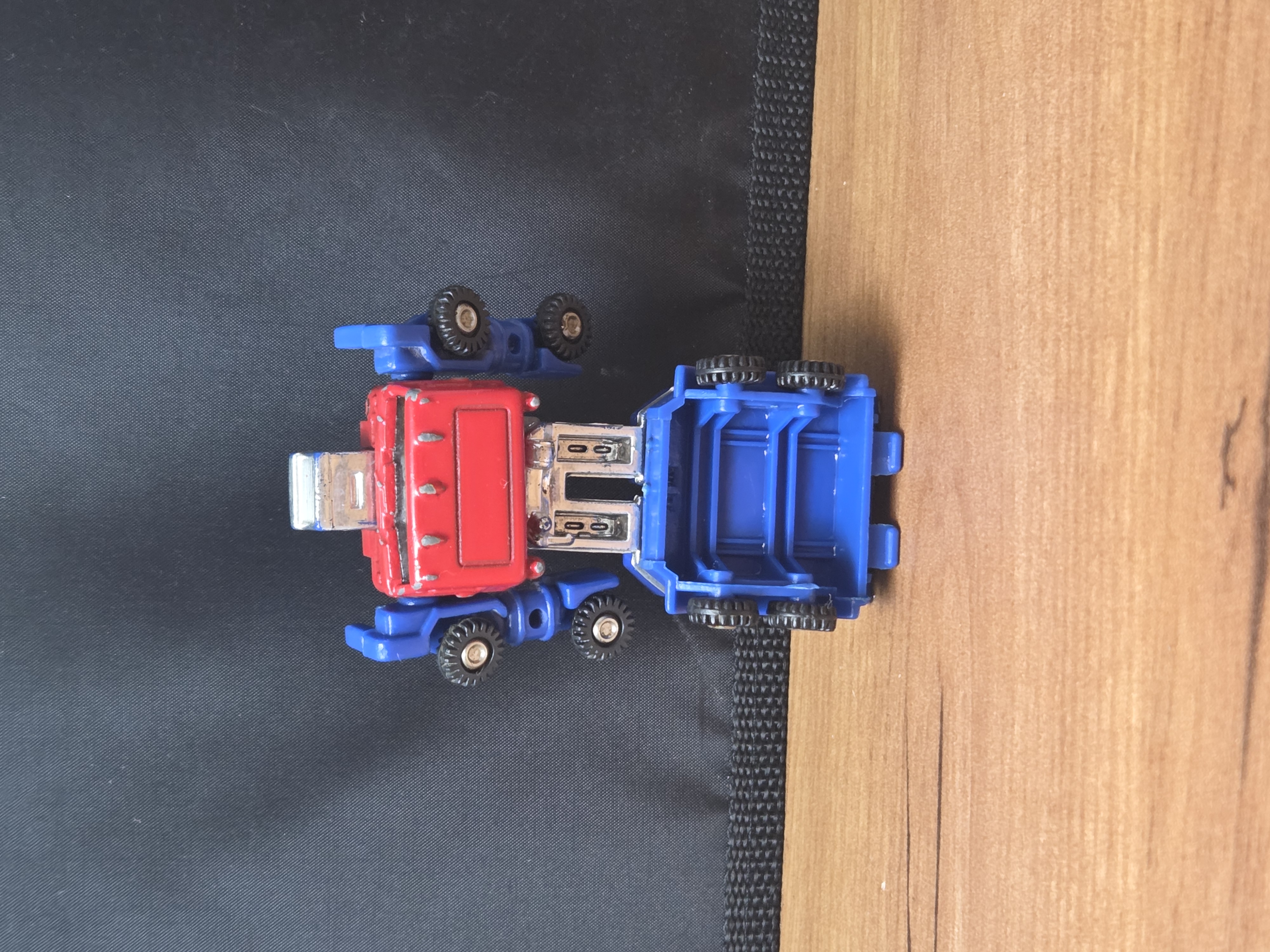 Vintage 1983 Bandai GoBots Road Ranger MR-18 Transforming Diecast Figure