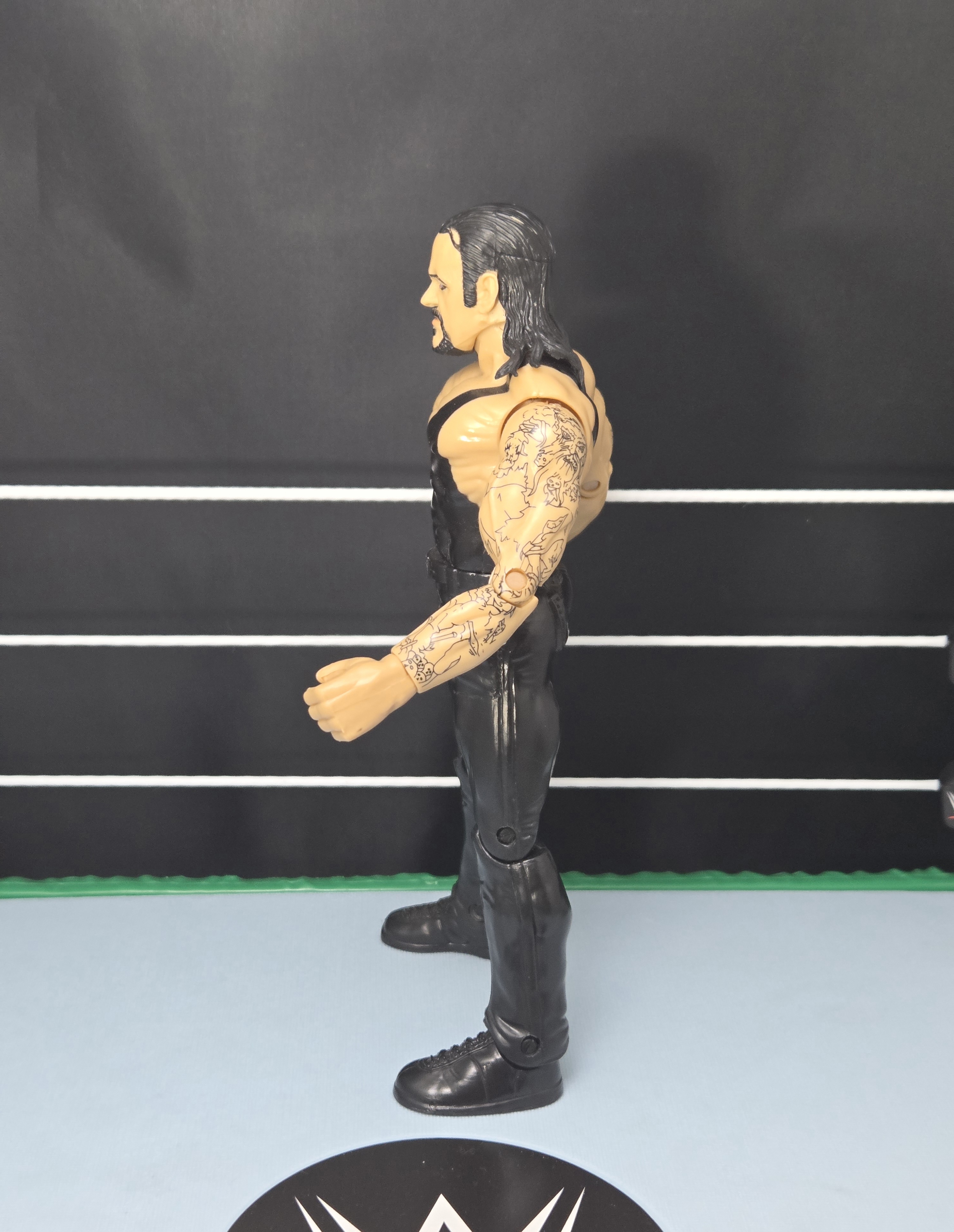 Vintage 1999 WWE Jakks Pacific Titan Tron Live Undertaker Wrestling Action Figure