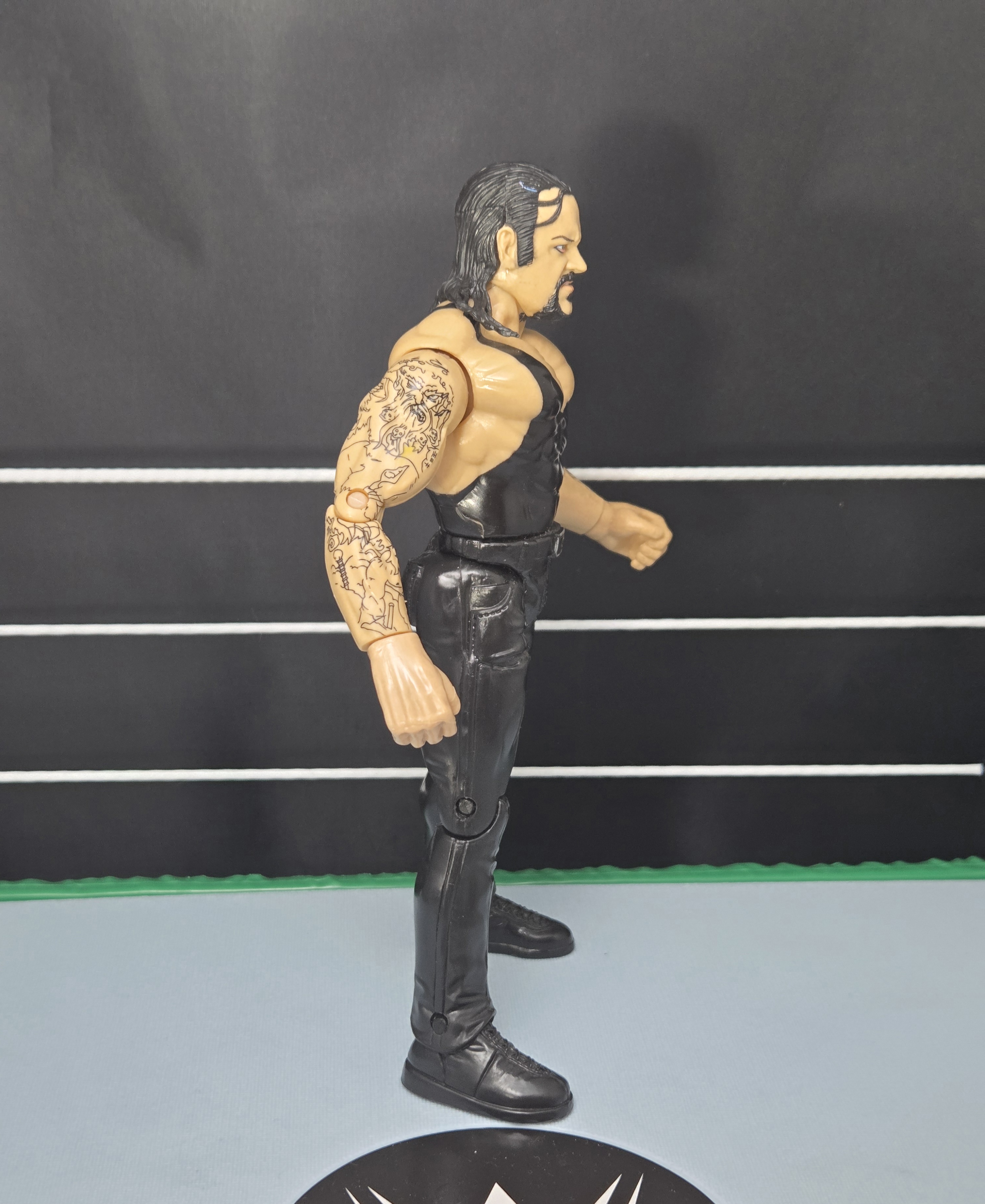 Vintage 1999 WWE Jakks Pacific Titan Tron Live Undertaker Wrestling Action Figure