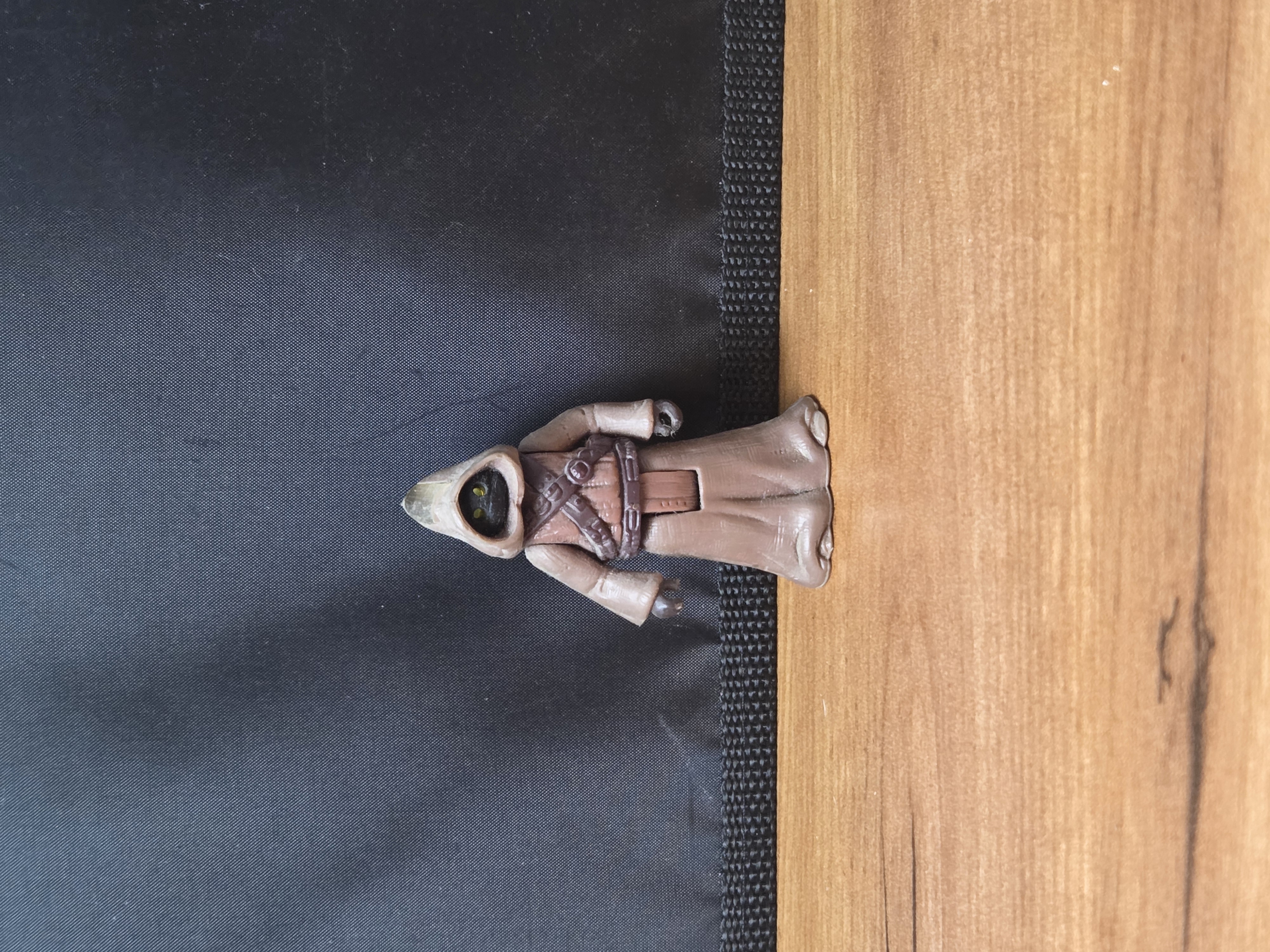 Vintage 1997 Kenner Star Wars Jawa Glowing Eyes Mini 2.5" Action Figure