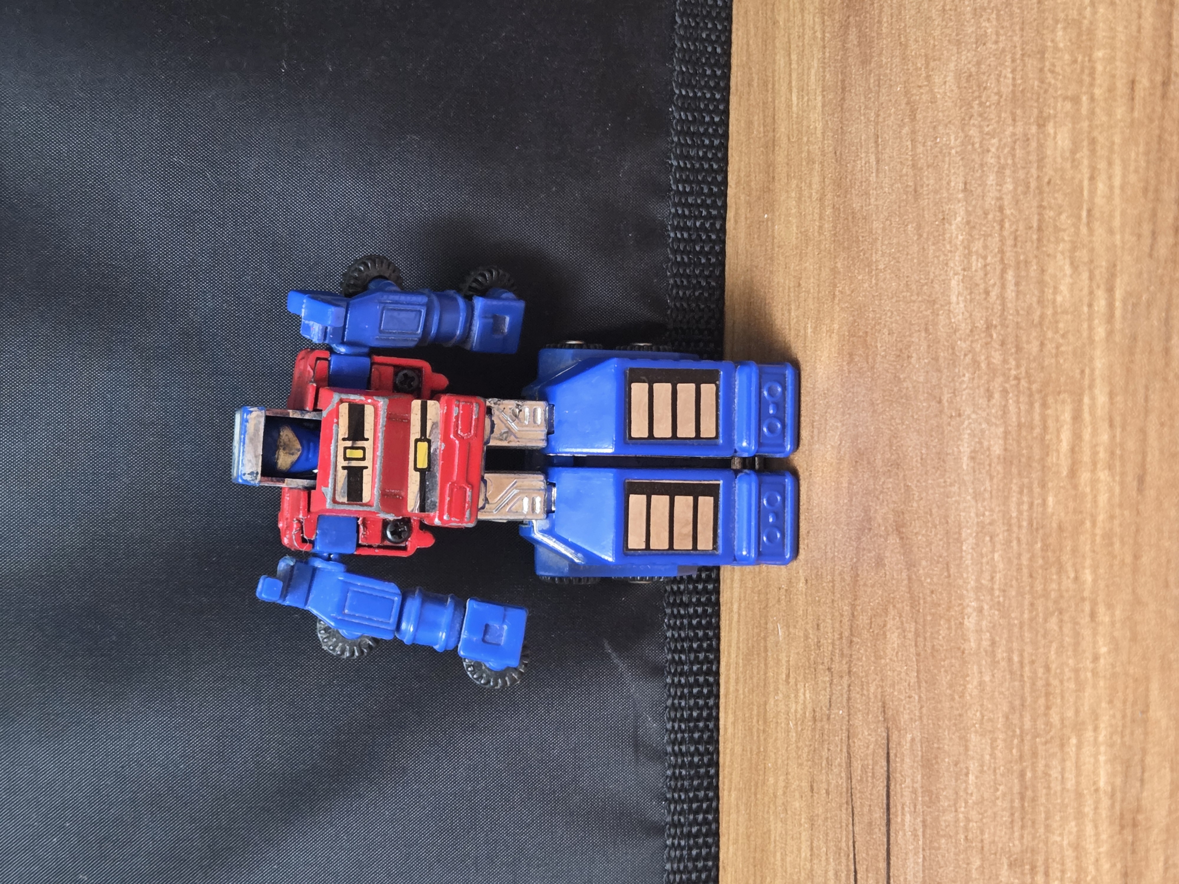 Vintage 1983 Bandai GoBots Road Ranger MR-18 Transforming Diecast Figure