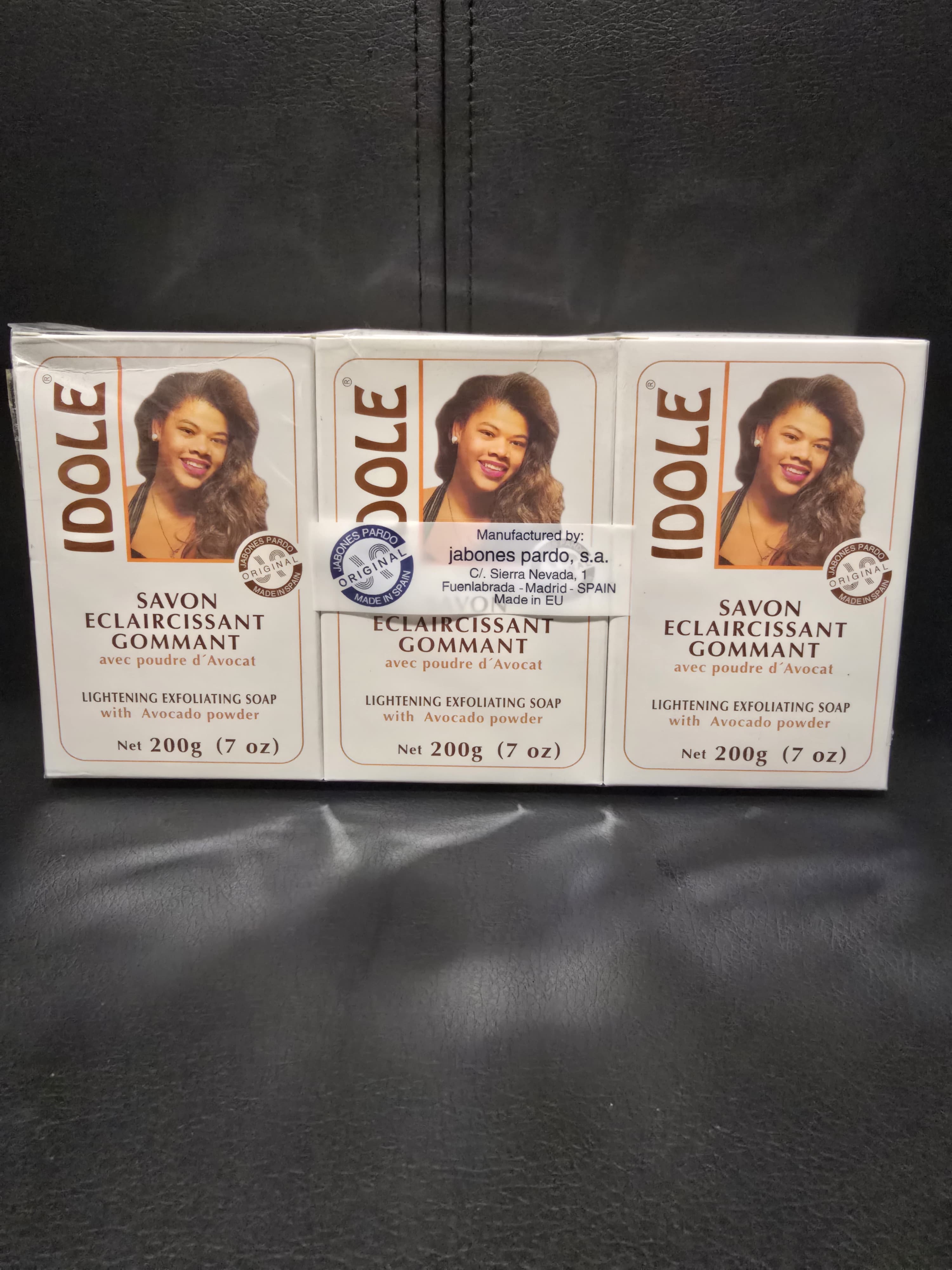 IDOLE Lightening Exfoliating Soap