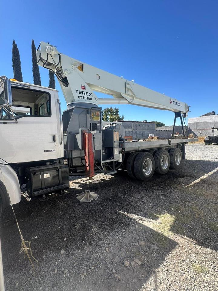 Grúa Titan Terex 30 Toneladas