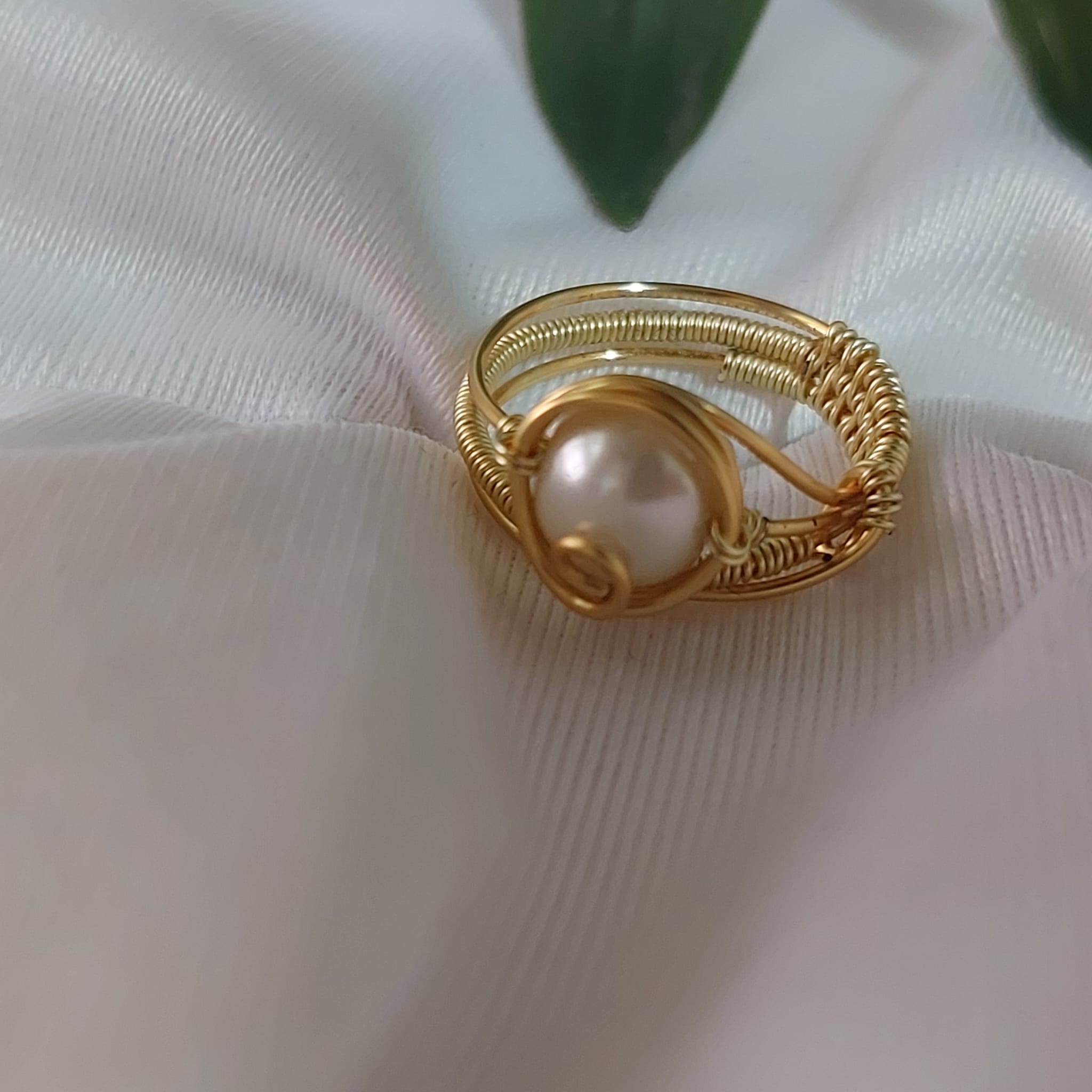 Gold Wire Pearl Ring