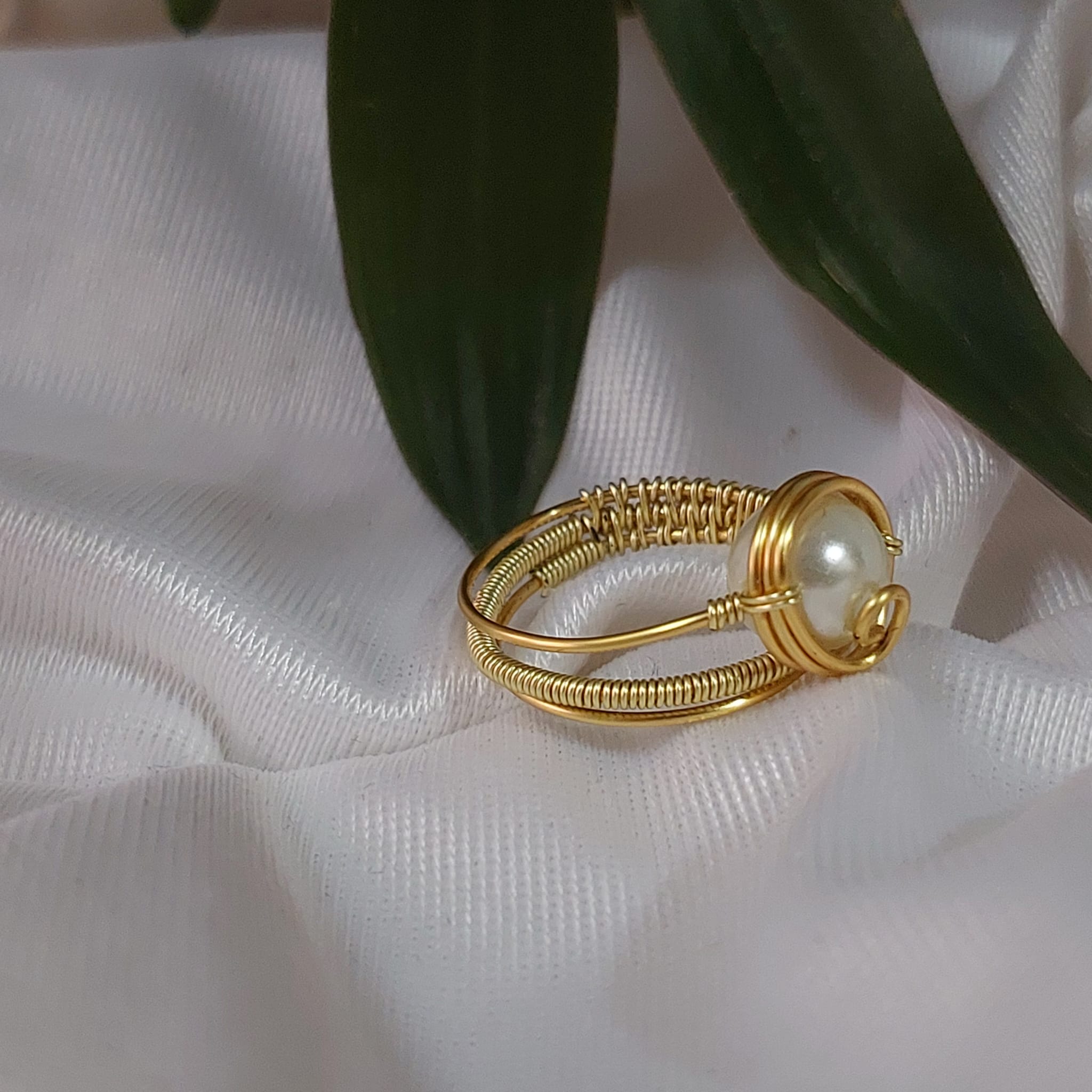 Gold Wire Pearl Ring