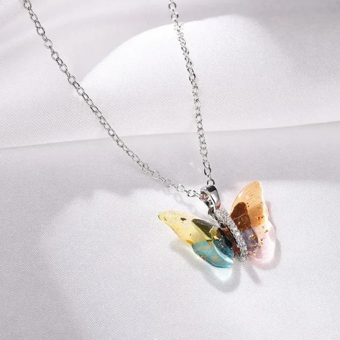 Collier pendentif papillon 