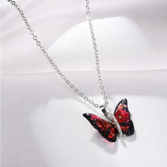Collier pendentif papillon 