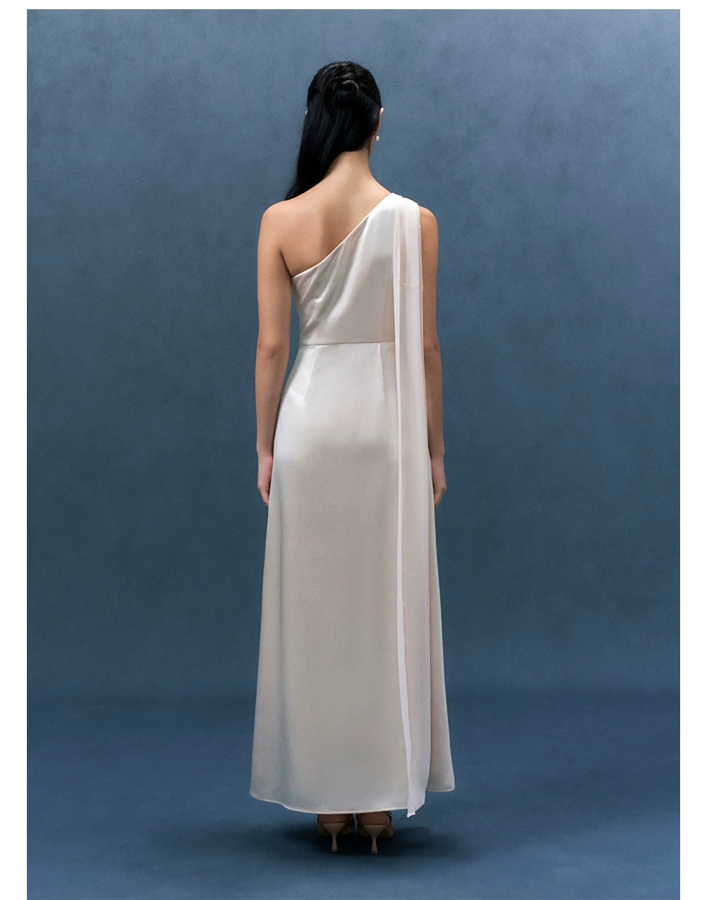 TANSSHOP Elegant Champagne One-Shoulder Gown