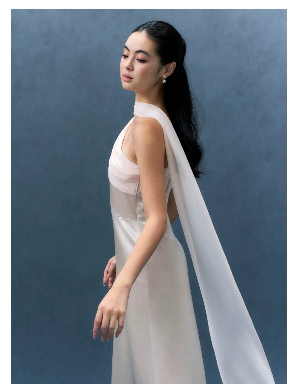 TANSSHOP Elegant Champagne One-Shoulder Gown