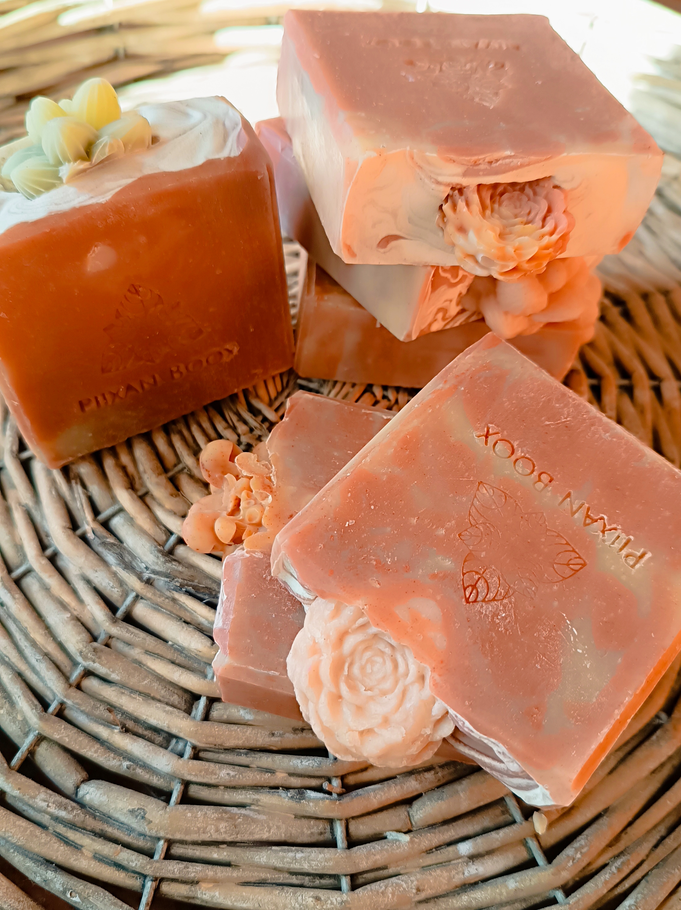 Jabón artesanal de lavanda y arcilla roja