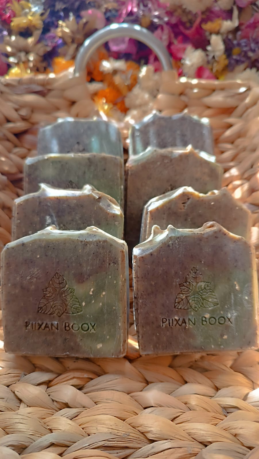 Jabón artesanal de café, espirulina y avena