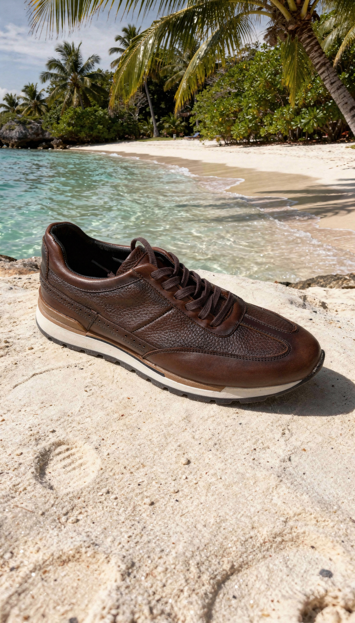 Tenis de cuero marrón