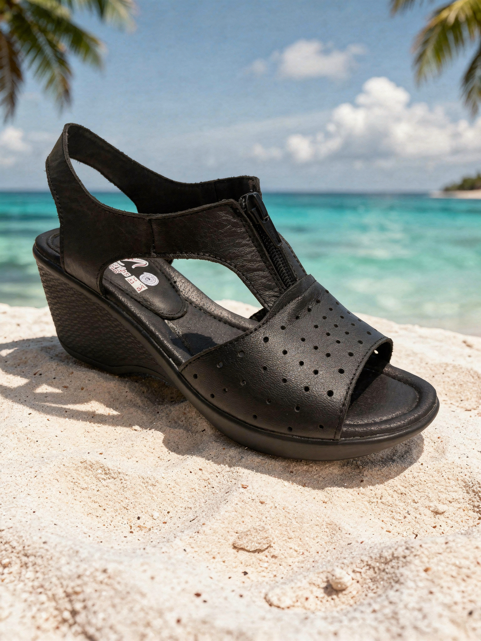 Sandalia negra de cuña