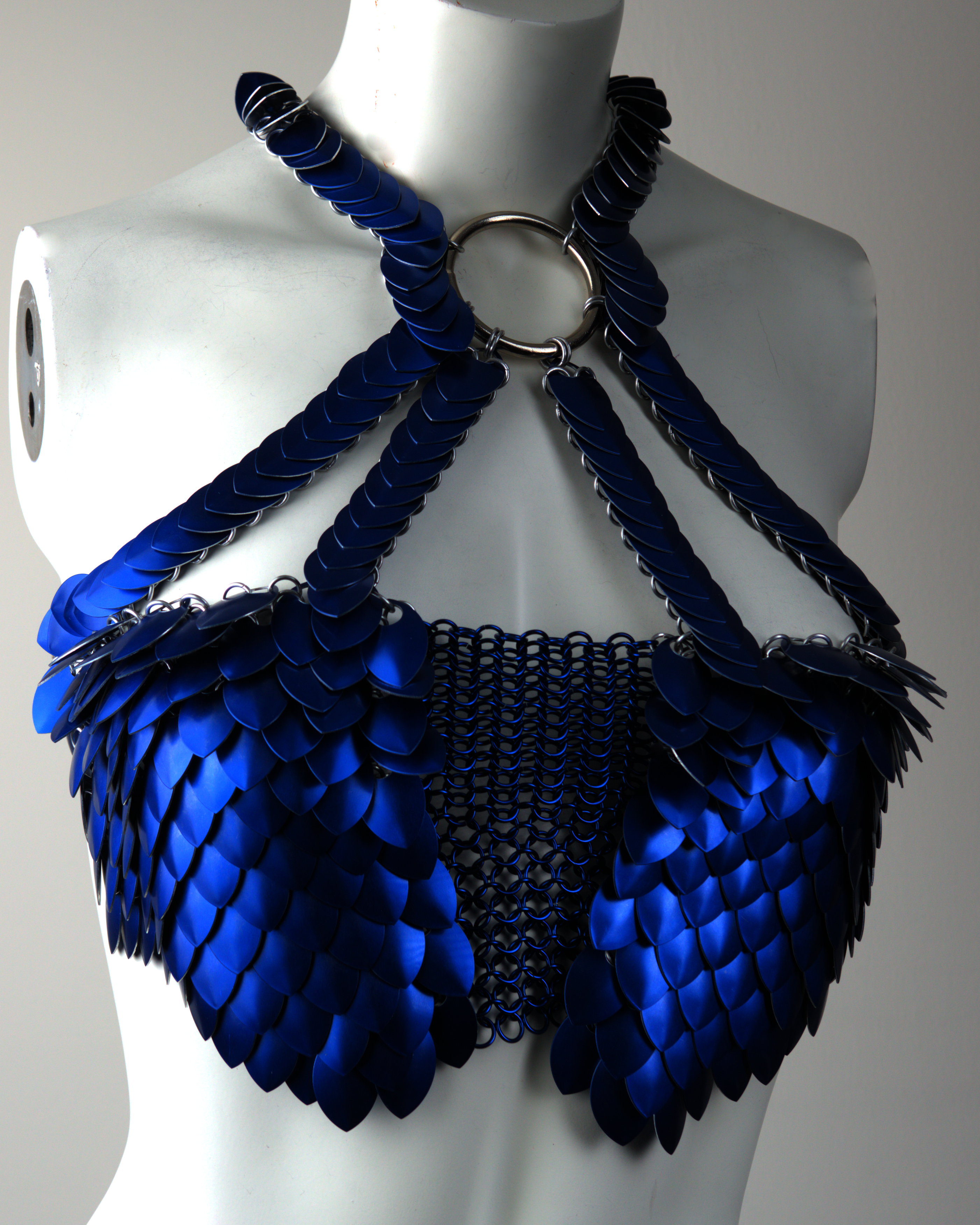 Chain Center Vest - Large Scales