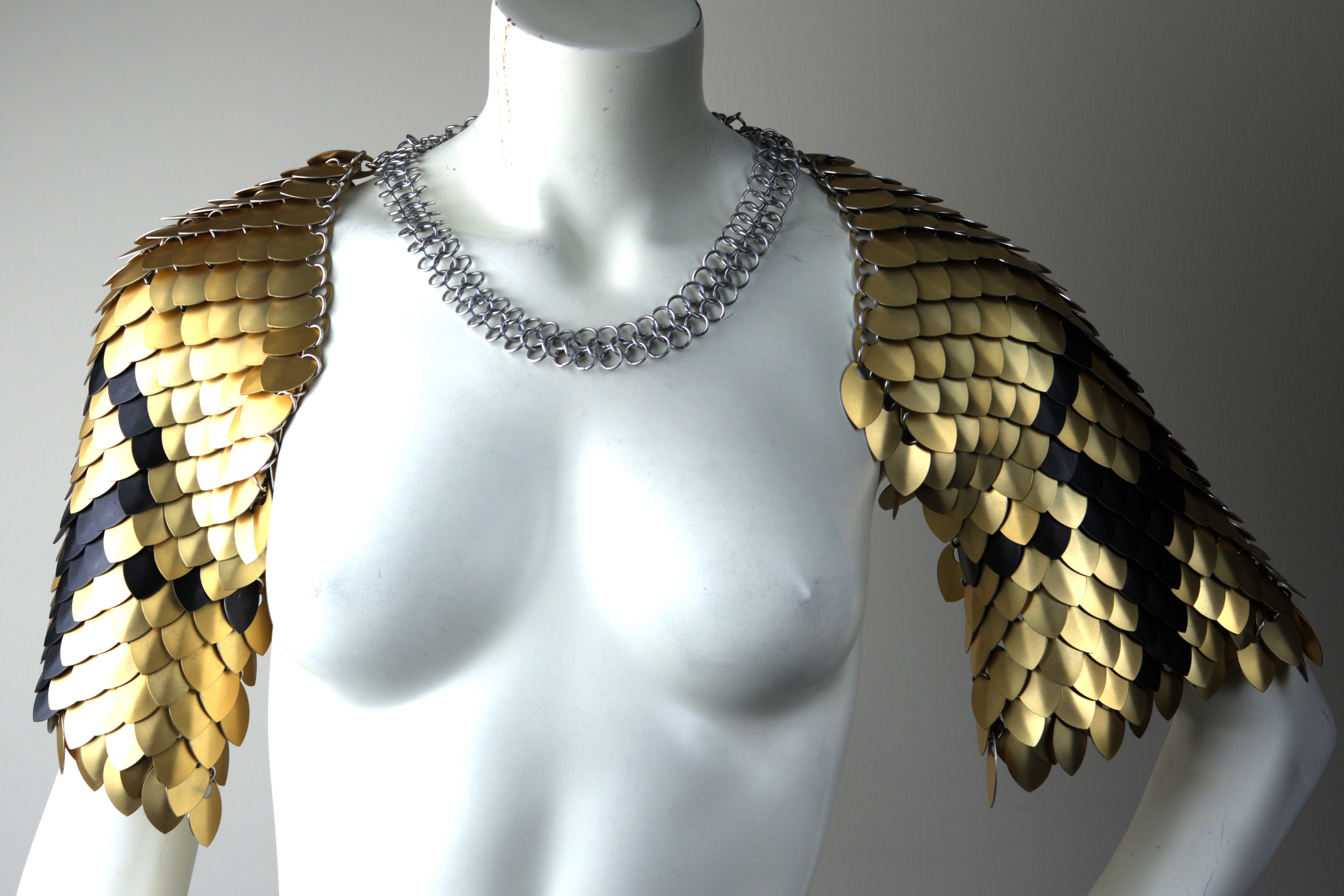 Double Pauldrons - Large Scales