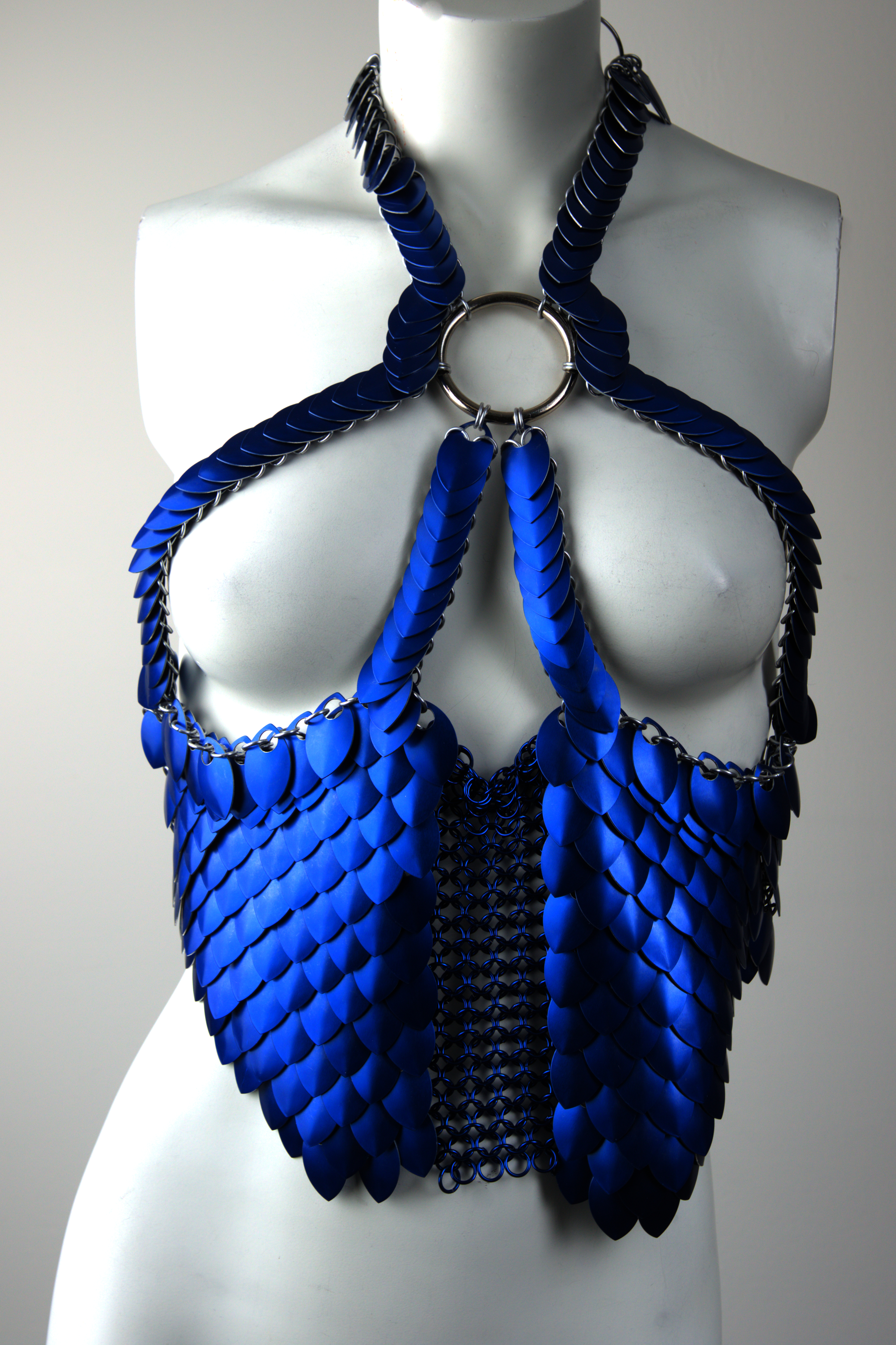 Chain Center Vest - Large Scales