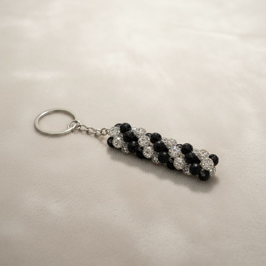 Chaveiro de Strass Preta e Branca
