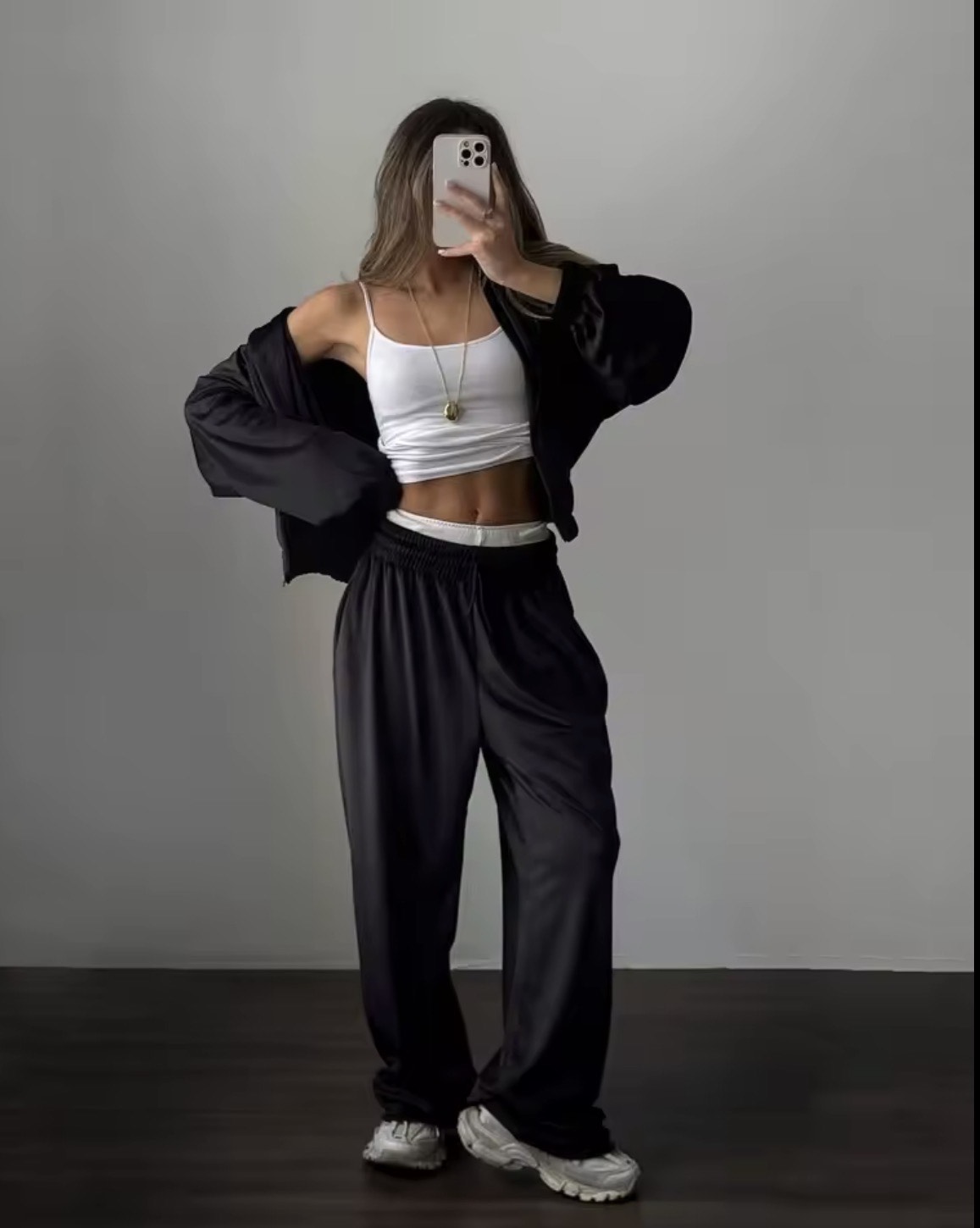 Elegantiška juoda sportinė apranga