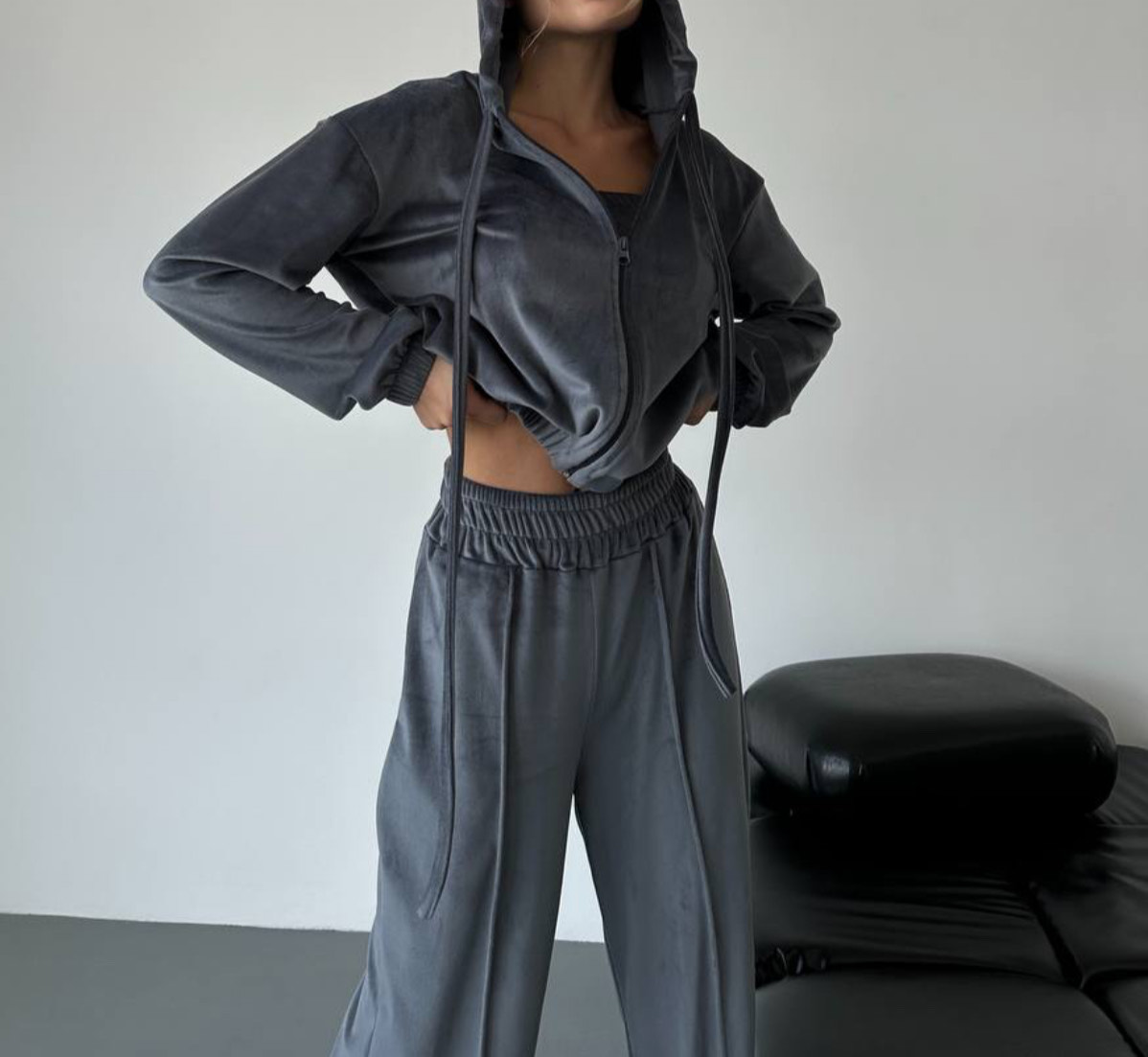 Trijų dalių veliūrinis kostiumėlis