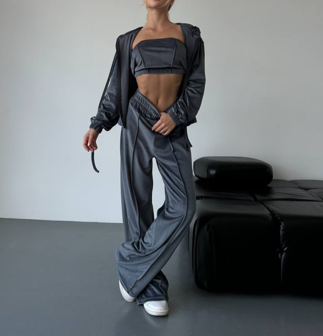 Trijų dalių veliūrinis kostiumėlis