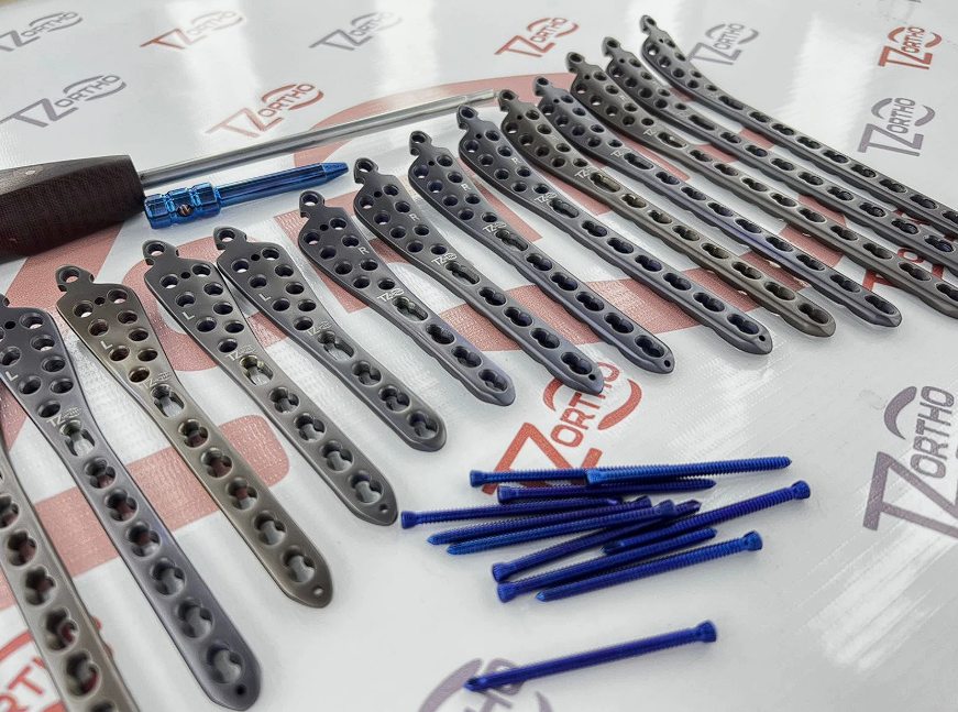 Locking Distal Tibia 4 to 12 Hole Plates L& R & LCP With Screws