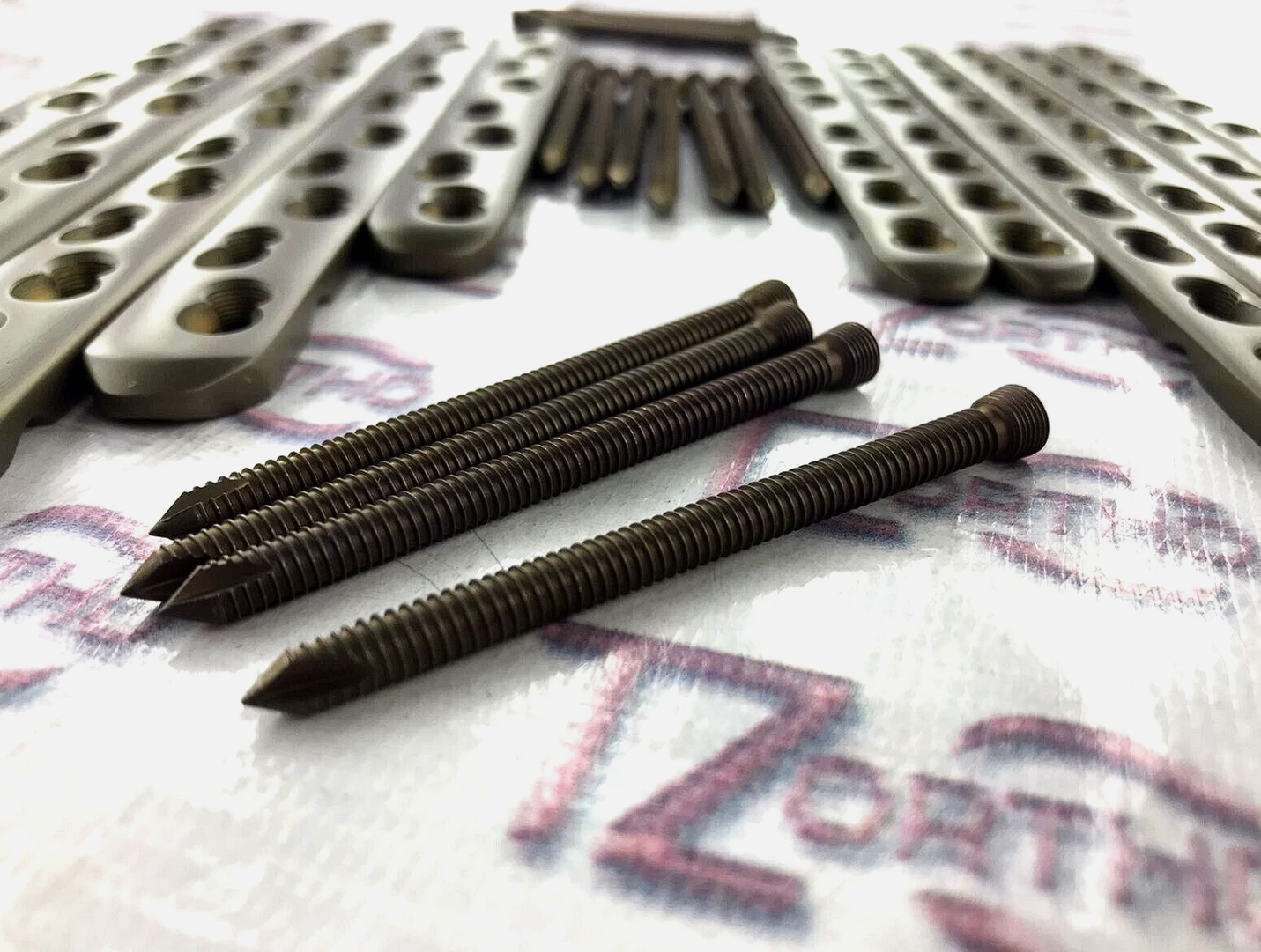 Broad Locking Plate 6 to 14 Holes & 5mm LCP screw(115 Pcs Titanium ) Veterinary