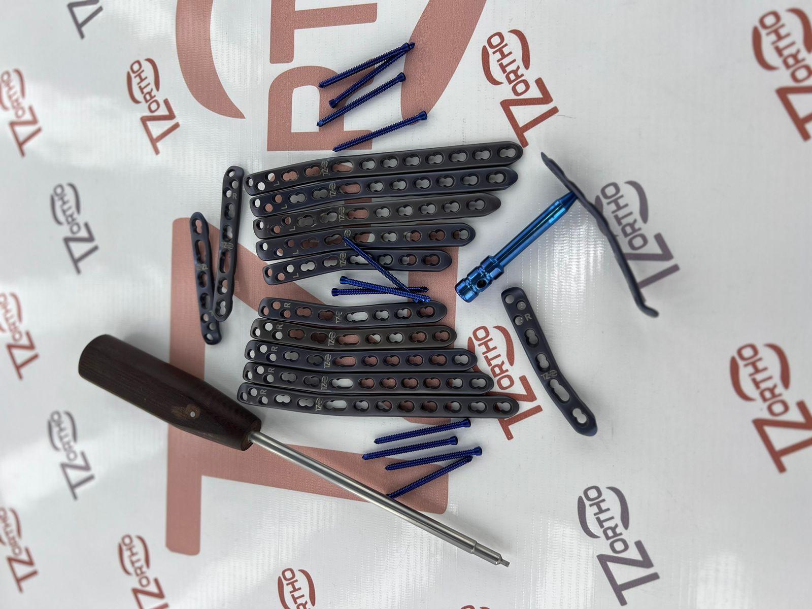 Locking Distal Humerus Medial Plates L & R with LCP 3.5 Screws 173 Pcs Set