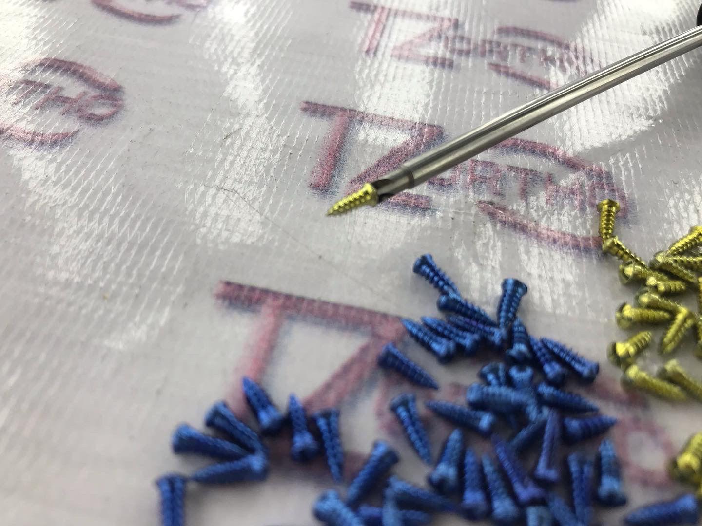 Maxillofacial 2.0mm Plates 20 Hole 10Pcs With Screws & Screwdriver 91 Pcs