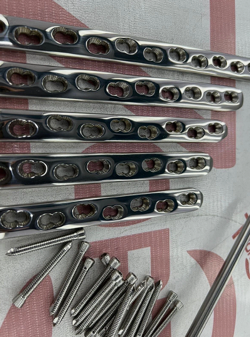 4.5 / 5 mm Broad Locking Plates 6 to 14 Holes With 5mm LCP screws (110 Pcs Set)