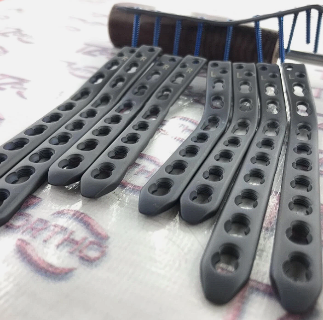 Distal Locking Humerus Medial Plates 6,8,10 & 12 L & R with LCP Screw 109 Pcs