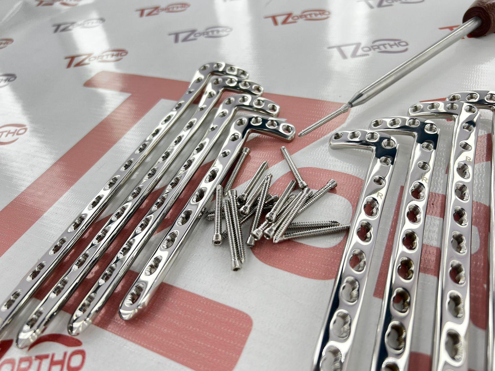 Veterinary LCP Anterolateral Distal Tibia Plates 8 Pcs (L4/R4)