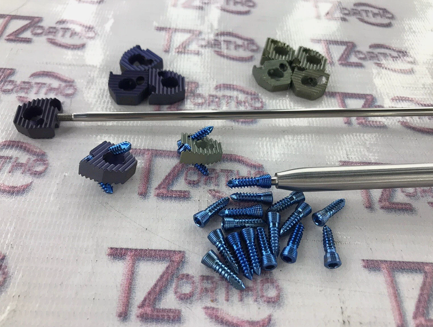 Cervical Cage Spine 5mm to 8mm Titanium 5 Pcs With 20 Screws (14mm & 16mm)30 pcs