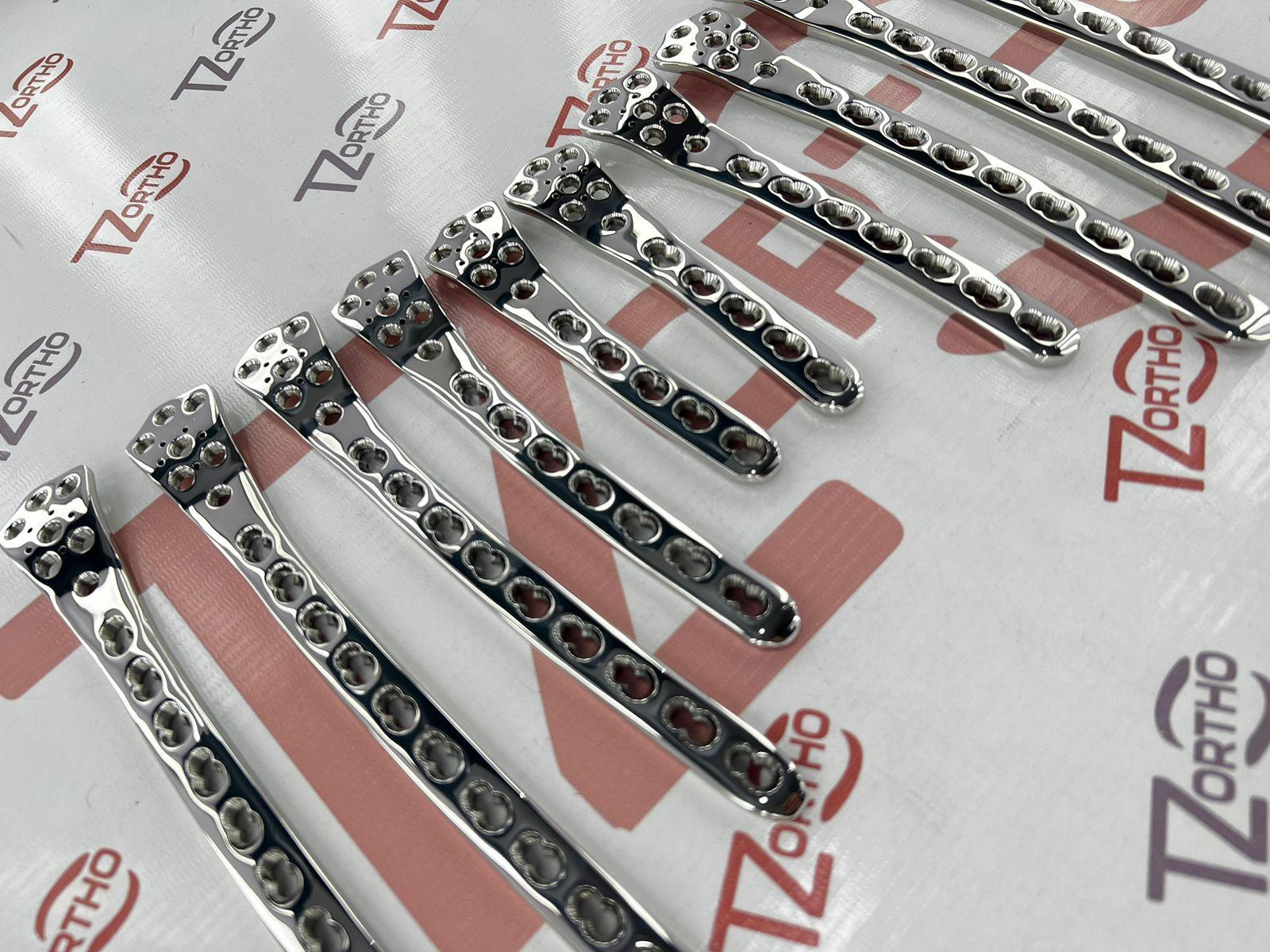 Locking Distal Femur Plates 4.5/5.0mm + 5 mm 90 PCs Screws