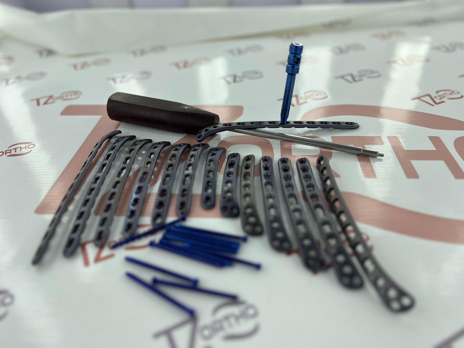 Locking Distal Humerus Safety Plate 4 to 10 holes Titanium & LCP Screw 98 pcs