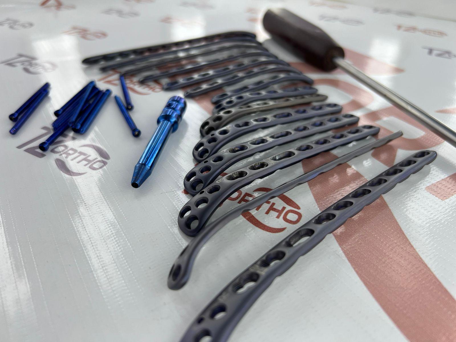 Locking Distal Humerus Safety Plate 4 to 10 holes Titanium & LCP Screw 98 pcs