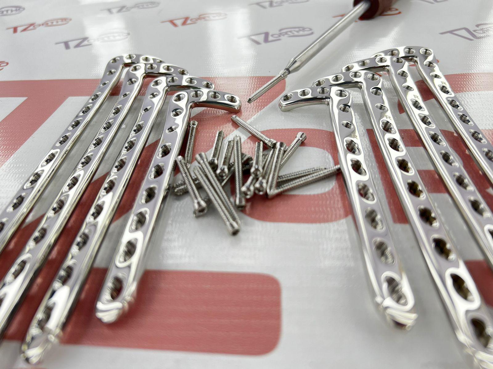 Veterinary LCP Anterolateral Distal Tibia Plates 8 Pcs (L4/R4)