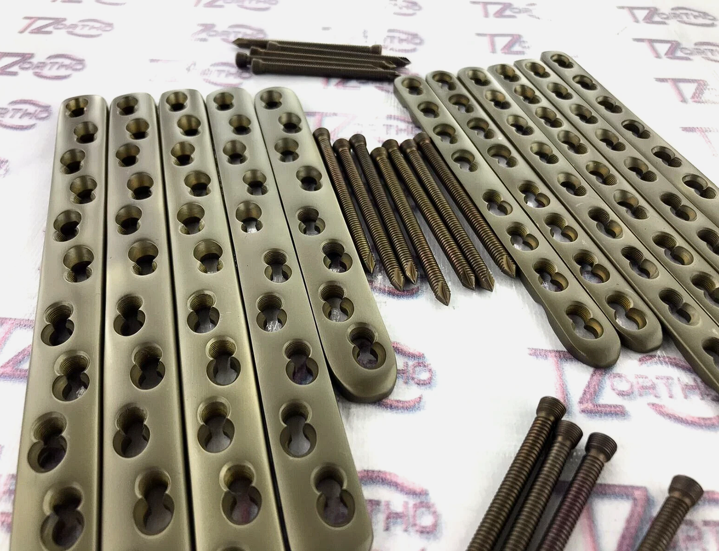 Broad Locking Plate 6 to 14 Holes & 5mm LCP screw(115 Pcs Titanium ) Veterinary