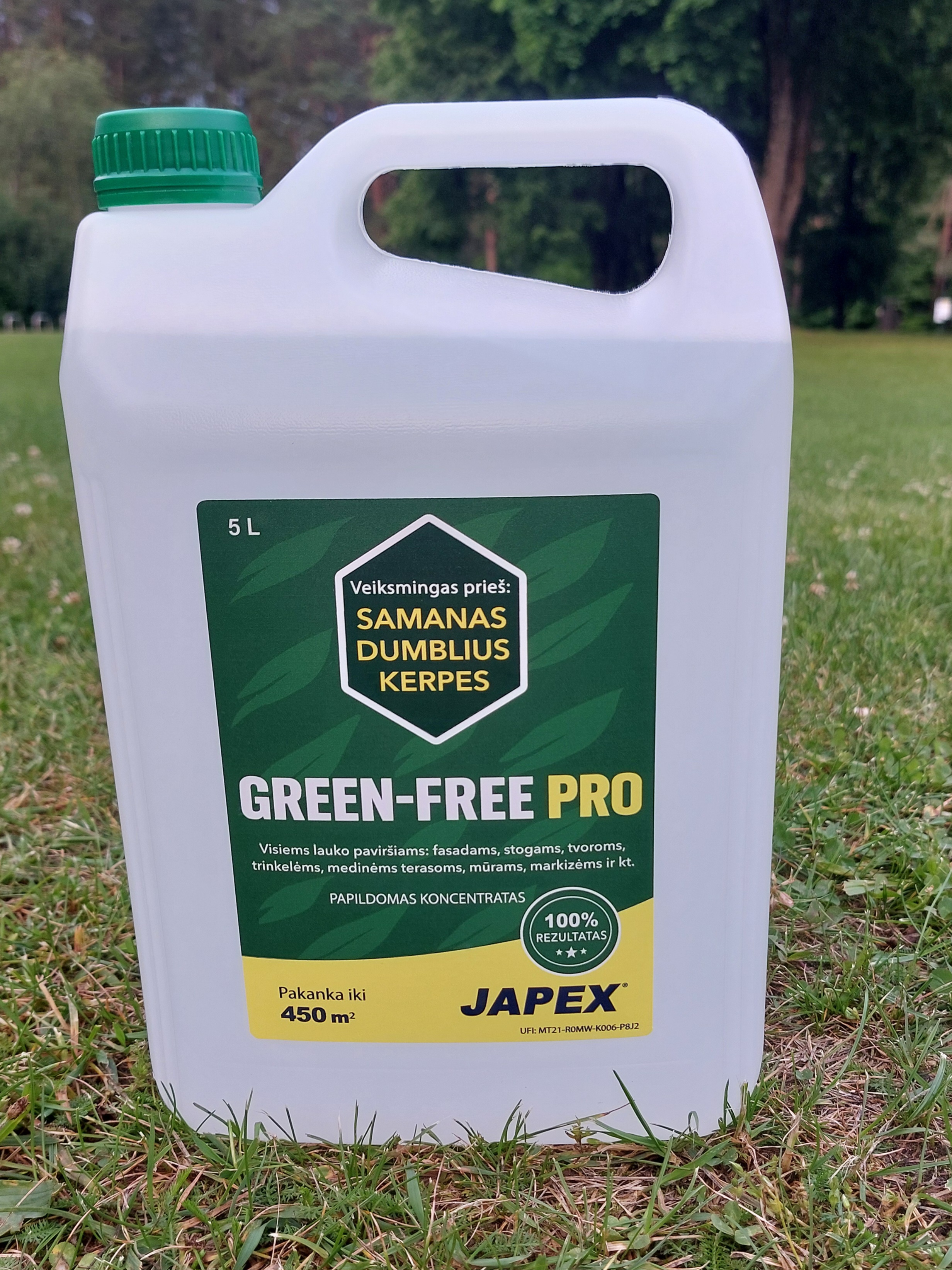 GREEN FREE PRO 5L koncentratas veiksmingas prieš samanas, kerpes, dumblius. 