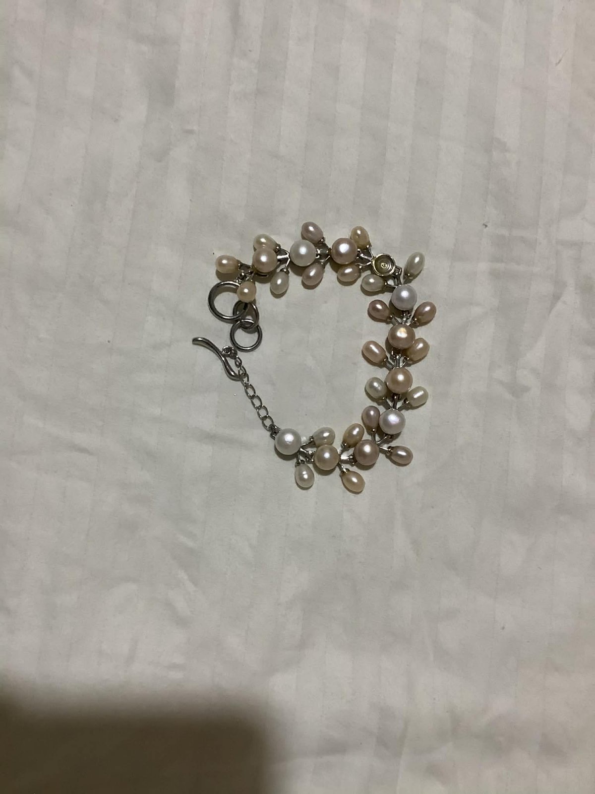 Elegant Pearl Cluster Bracelet