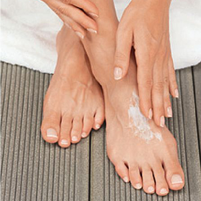 Kevyt jalkahoito 45 min